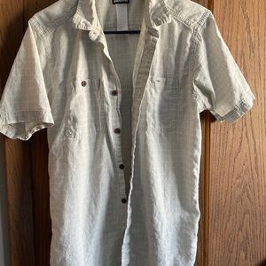 Men’s Patagonia shirt